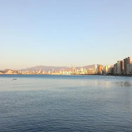Familiar Primera Linea De Playa Бенидорм