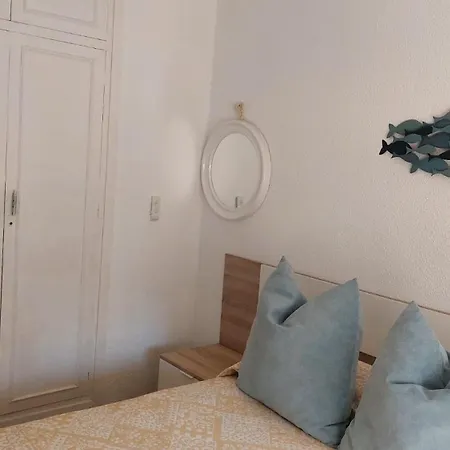 Familiar Primera Línea De Playa Benidorm