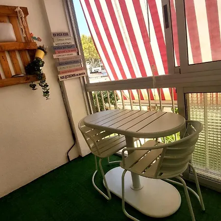 Familiar Primera Línea De Playa Apartamento