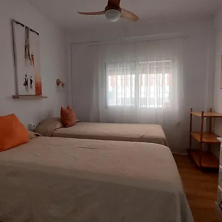 Familiar Primera Línea De Playa Benidorm