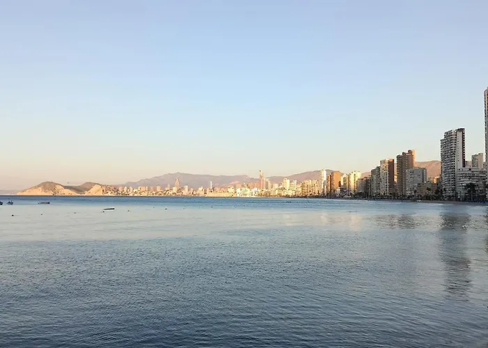 Familiar Primera Linea De Playa Benidorm